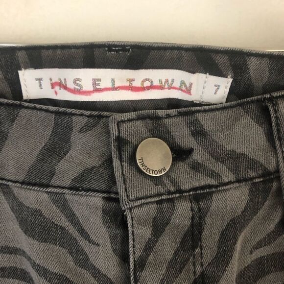 Tinseltown Zebra print mid rise Skinny gray jeans size 7 - Picture 5 of 6